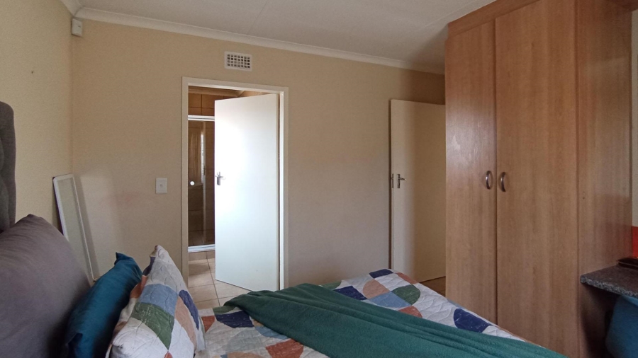 3 Bedroom Property for Sale in Olievenhoutbosch Gauteng