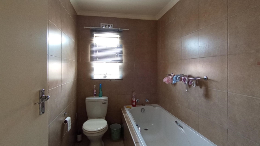 3 Bedroom Property for Sale in Olievenhoutbosch Gauteng