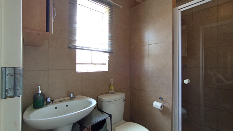 3 Bedroom Property for Sale in Olievenhoutbosch Gauteng