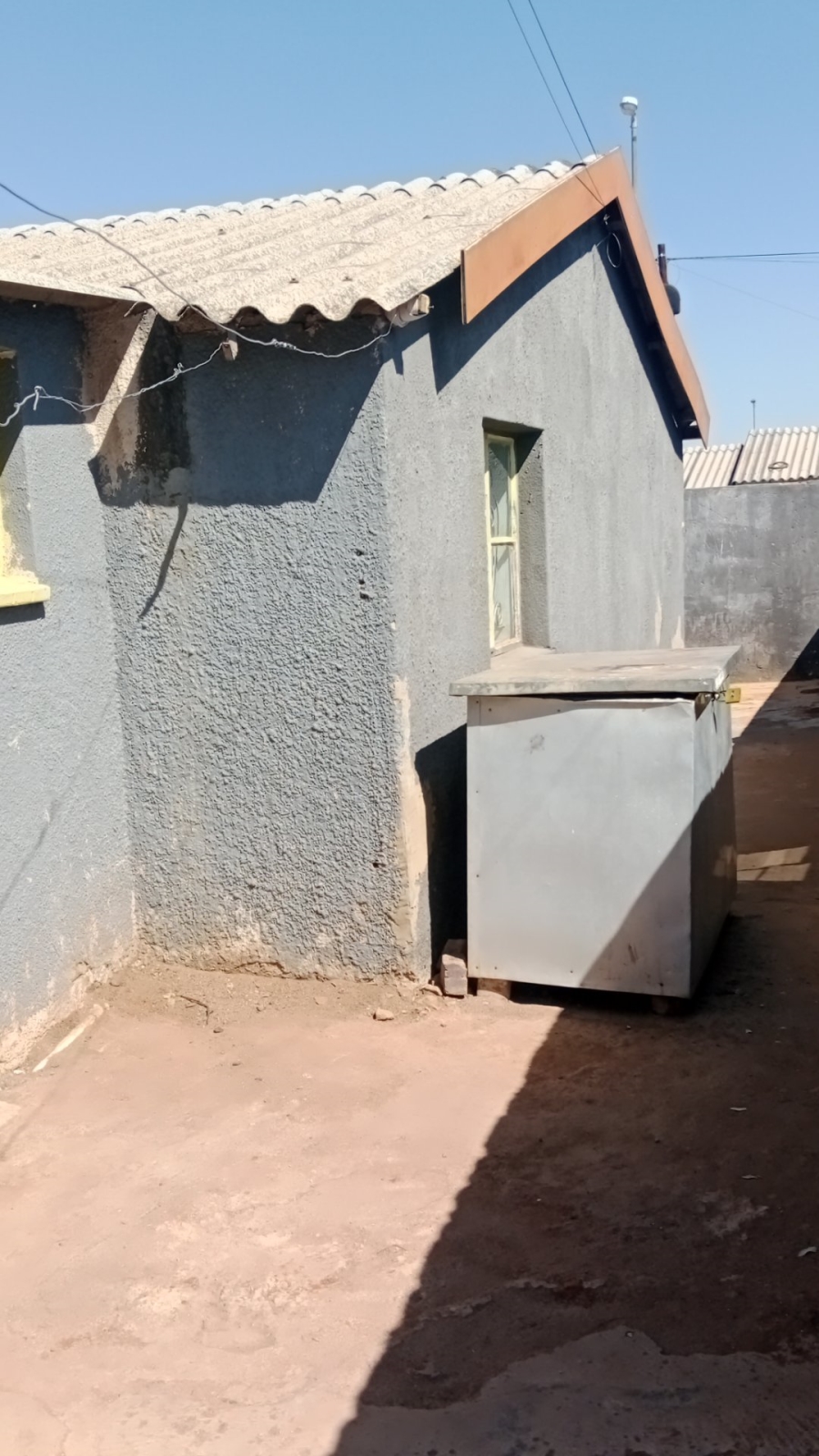 5 Bedroom Property for Sale in Chiawelo Gauteng