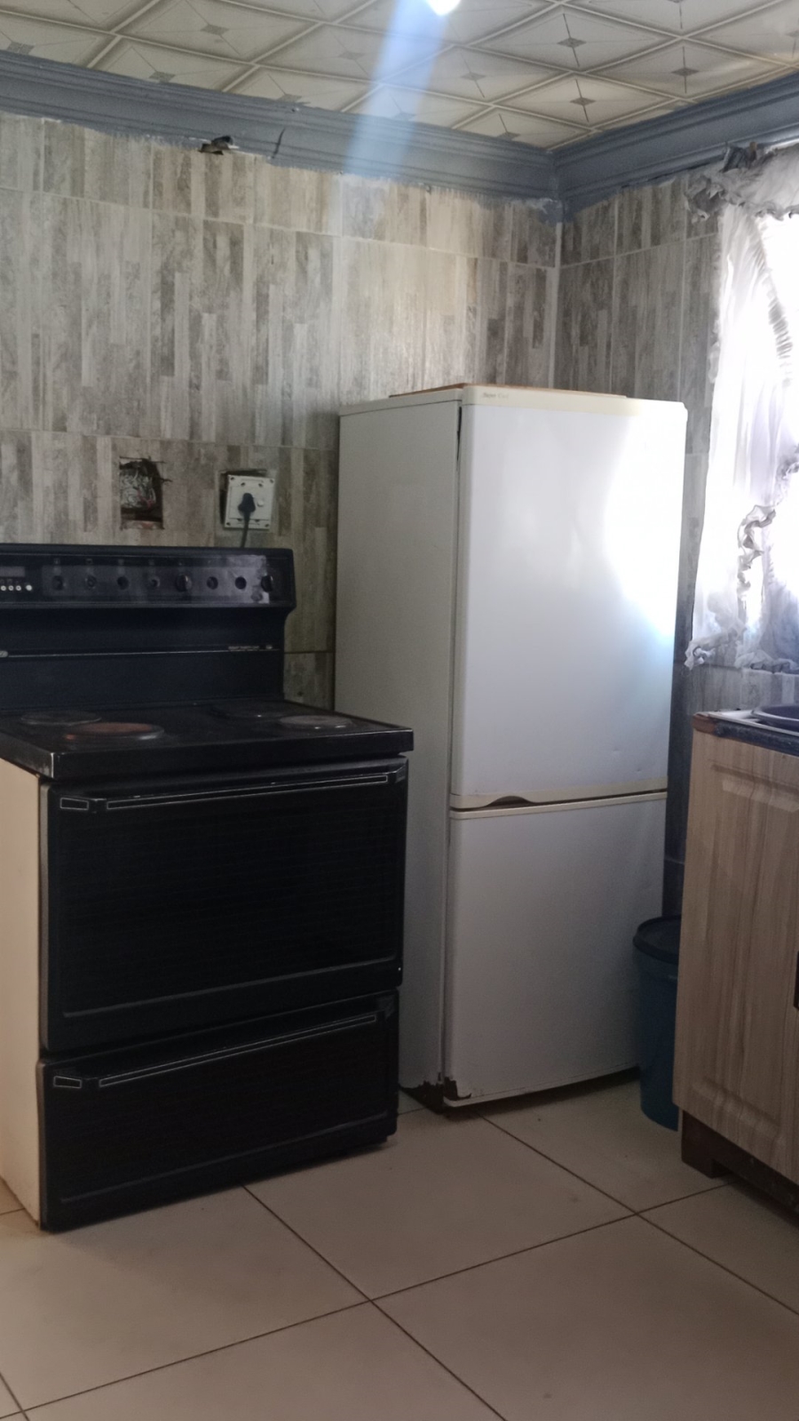 5 Bedroom Property for Sale in Chiawelo Gauteng