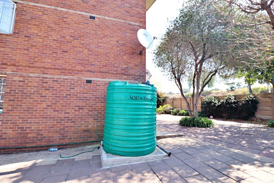 2 Bedroom Property for Sale in Dawnview Gauteng