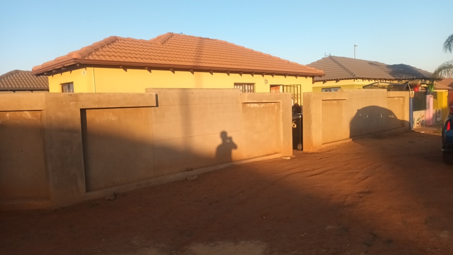 3 Bedroom Property for Sale in Windmill Park Gauteng