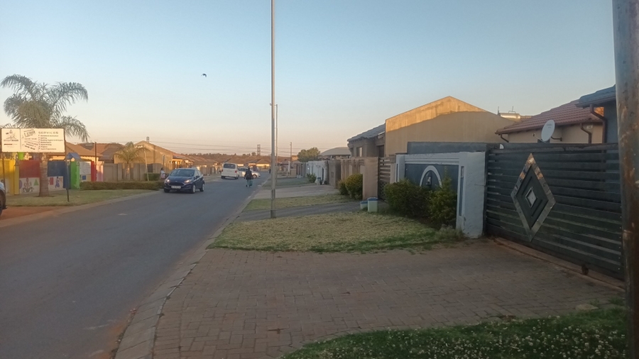 3 Bedroom Property for Sale in Windmill Park Gauteng