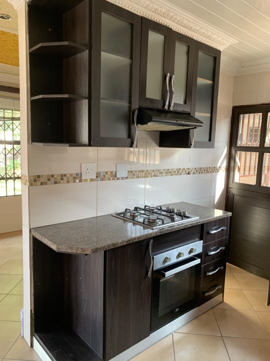 To Let  Bedroom Property for Rent in Waterfall View Gauteng