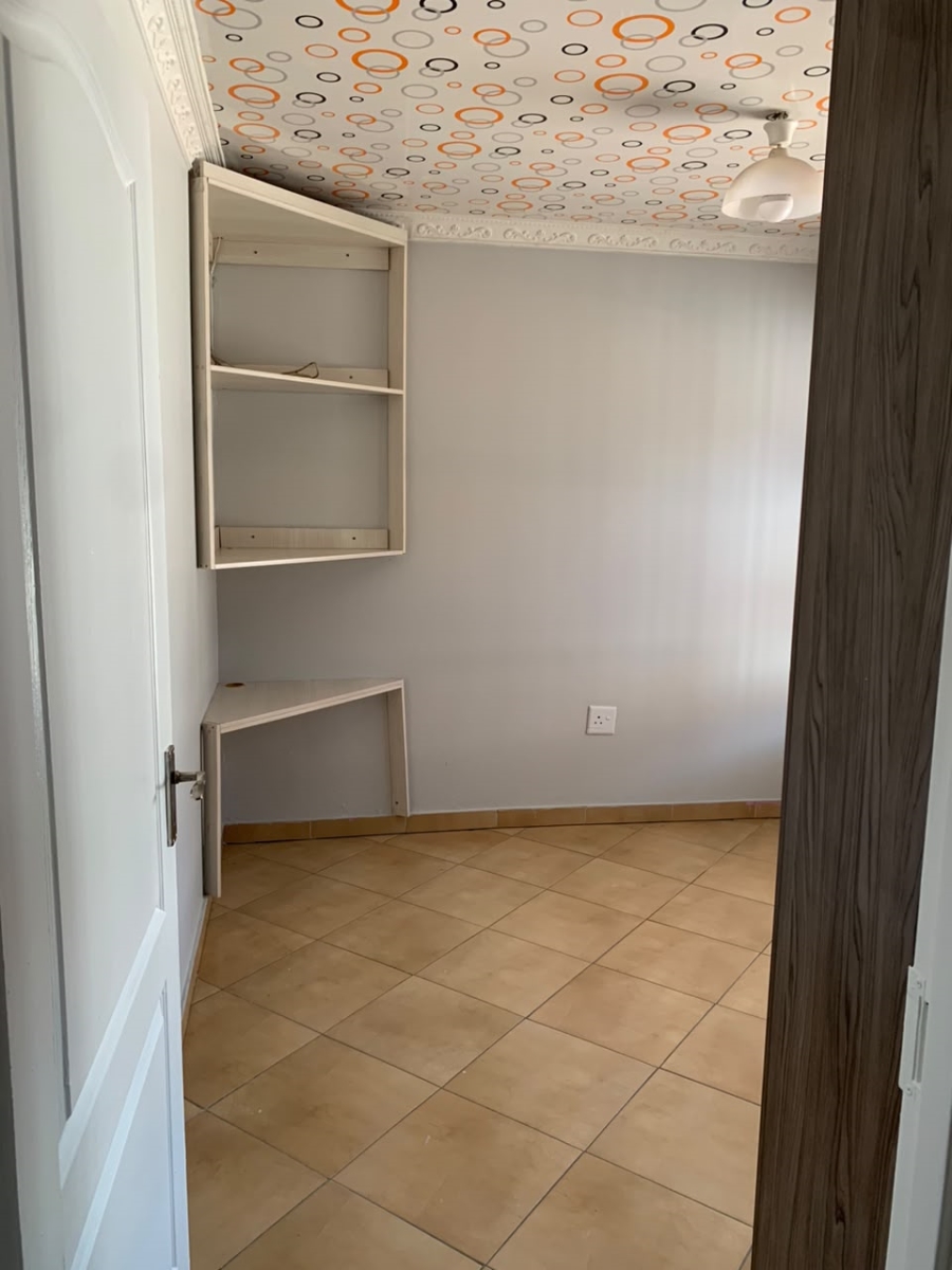 To Let  Bedroom Property for Rent in Waterfall View Gauteng
