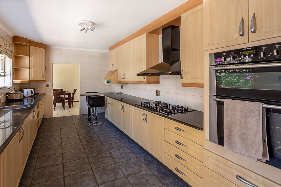 To Let 4 Bedroom Property for Rent in Magaliessig Gauteng