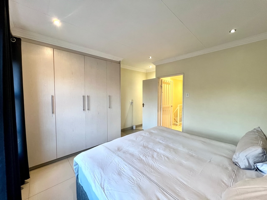 2 Bedroom Property for Sale in Illovo Gauteng