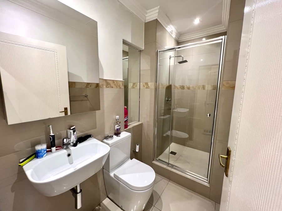 2 Bedroom Property for Sale in Illovo Gauteng