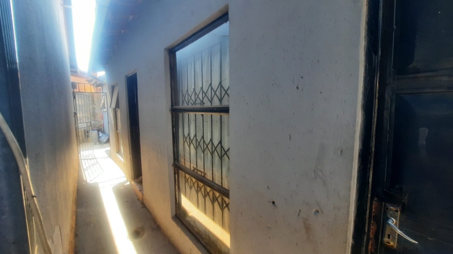 9 Bedroom Property for Sale in Isithame Gauteng