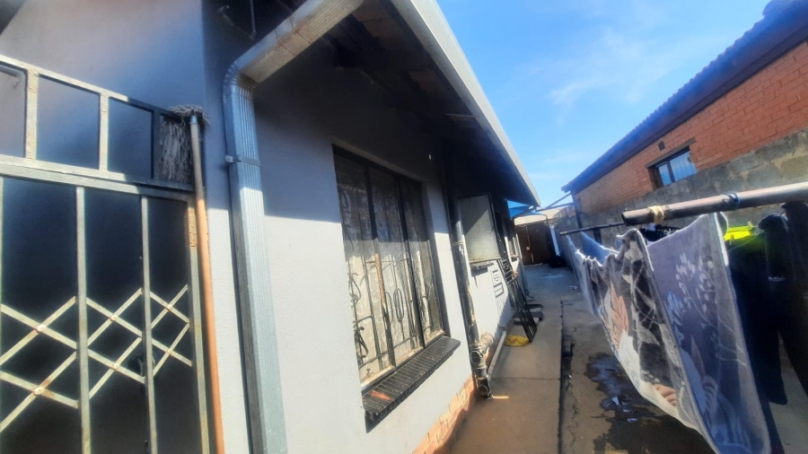 9 Bedroom Property for Sale in Isithame Gauteng
