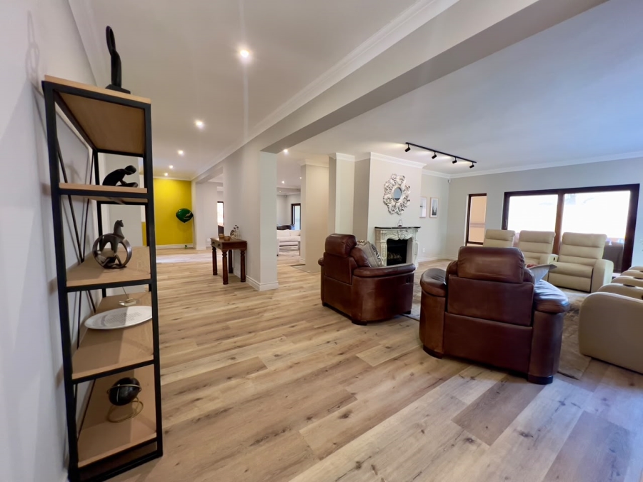 5 Bedroom Property for Sale in Waterkloof Gauteng