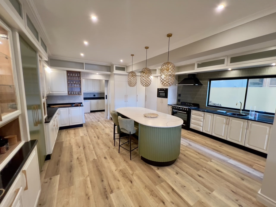 5 Bedroom Property for Sale in Waterkloof Gauteng