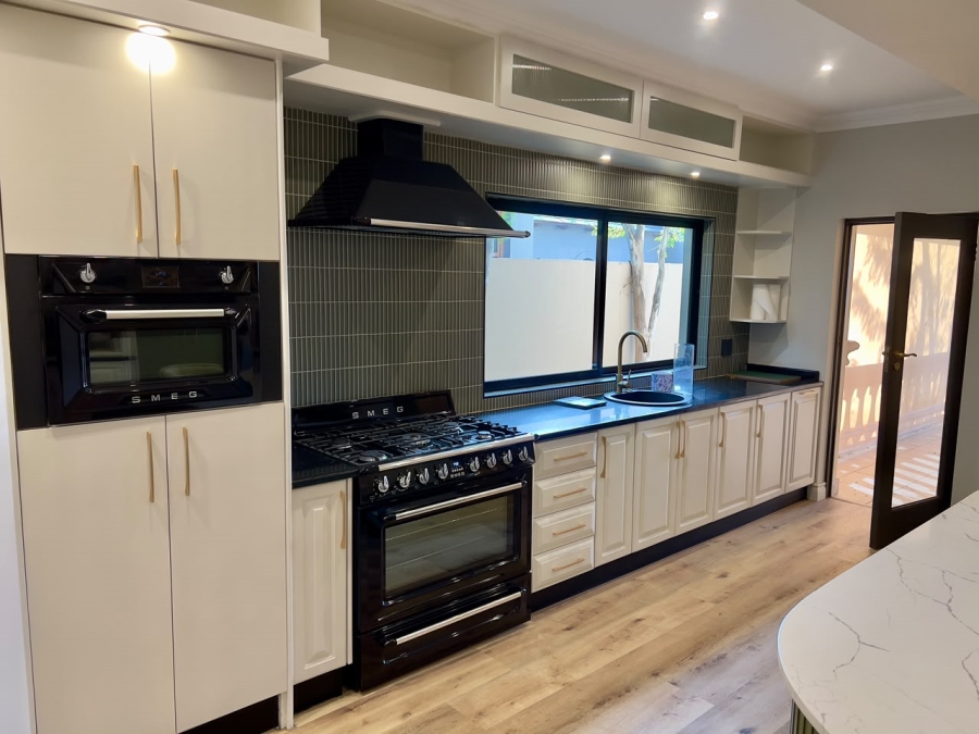 5 Bedroom Property for Sale in Waterkloof Gauteng