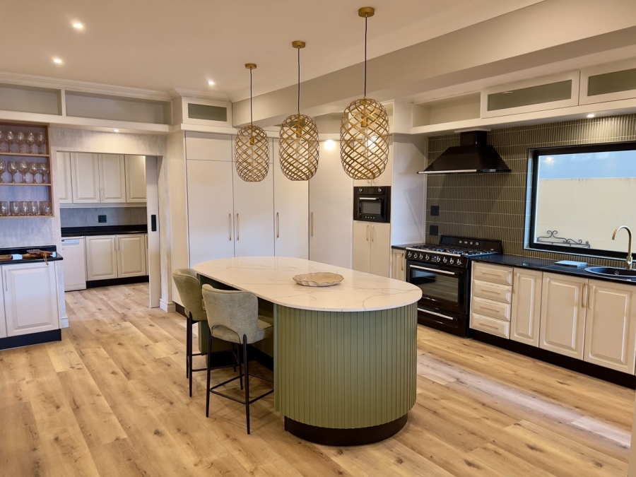 5 Bedroom Property for Sale in Waterkloof Gauteng