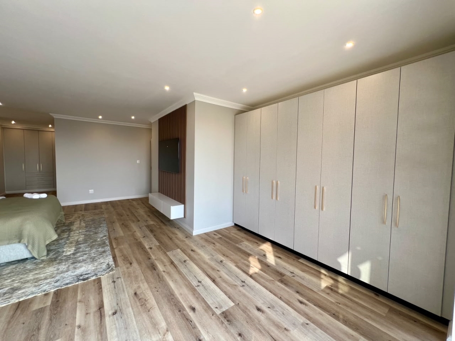 5 Bedroom Property for Sale in Waterkloof Gauteng