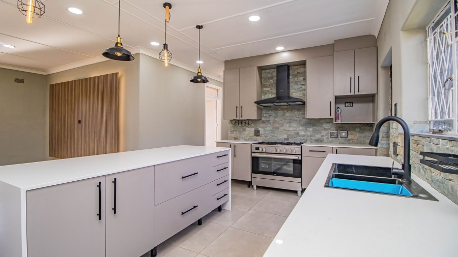 4 Bedroom Property for Sale in Edenvale Central Gauteng