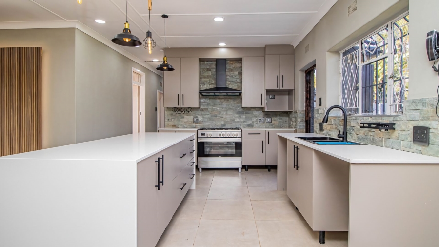 4 Bedroom Property for Sale in Edenvale Central Gauteng