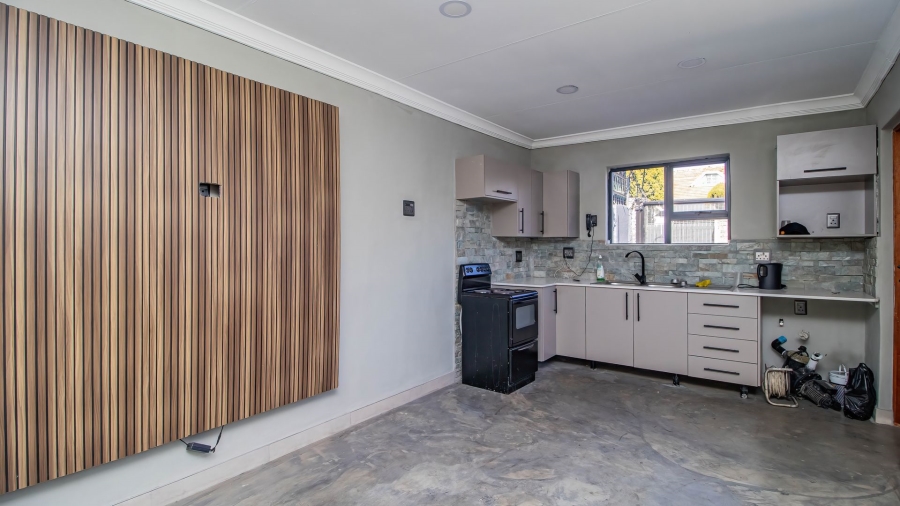 4 Bedroom Property for Sale in Edenvale Central Gauteng