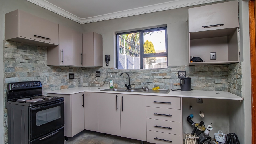 4 Bedroom Property for Sale in Edenvale Central Gauteng