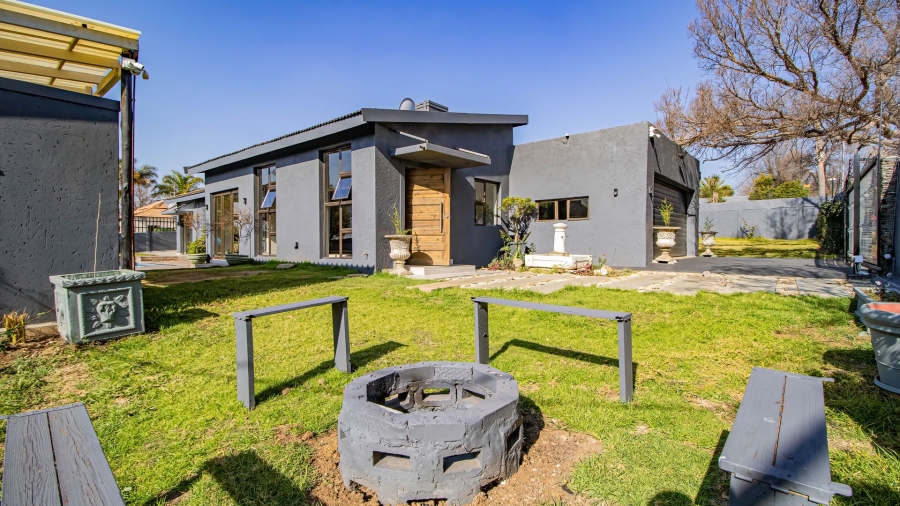4 Bedroom Property for Sale in Edenvale Central Gauteng