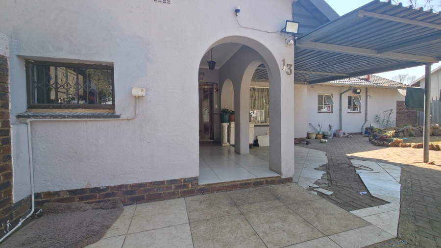 4 Bedroom Property for Sale in Brackenhurst Gauteng