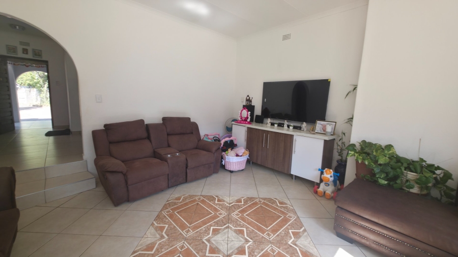 4 Bedroom Property for Sale in Brackenhurst Gauteng