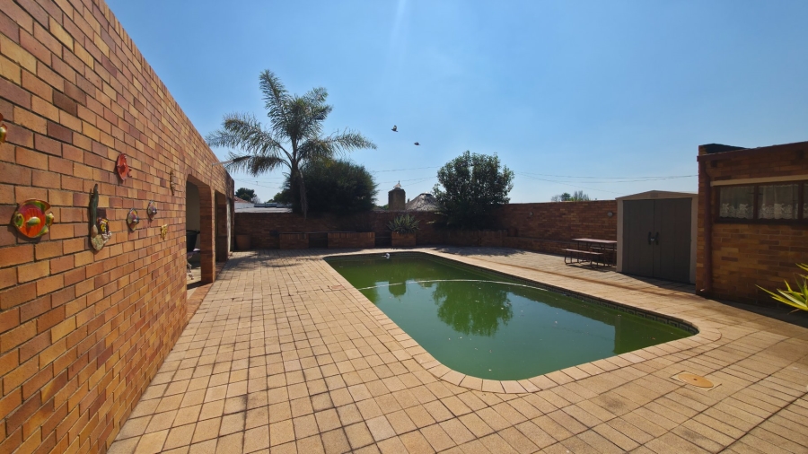 3 Bedroom Property for Sale in The Hill Gauteng