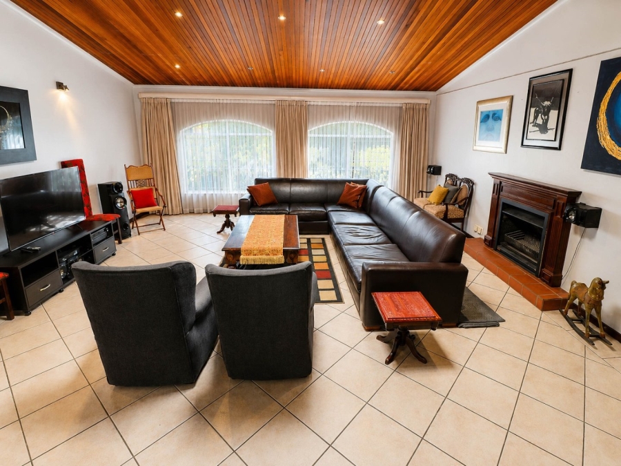 5 Bedroom Property for Sale in Eldoraigne Gauteng