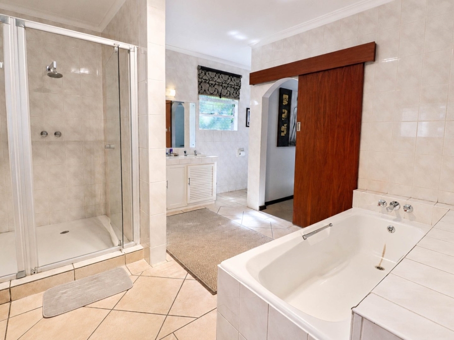 5 Bedroom Property for Sale in Eldoraigne Gauteng