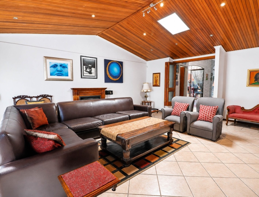 5 Bedroom Property for Sale in Eldoraigne Gauteng