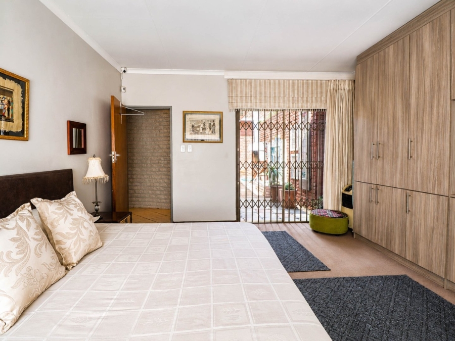 5 Bedroom Property for Sale in Eldoraigne Gauteng