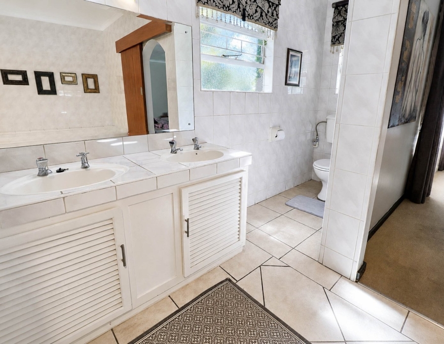 5 Bedroom Property for Sale in Eldoraigne Gauteng