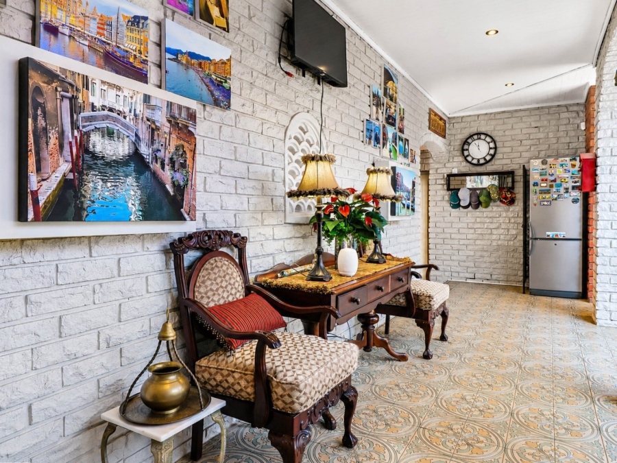 5 Bedroom Property for Sale in Eldoraigne Gauteng