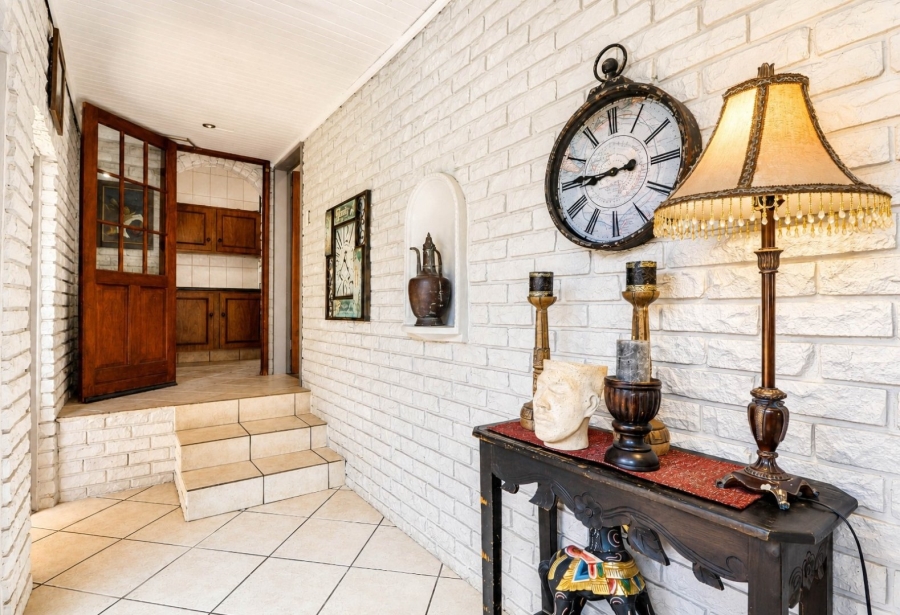 5 Bedroom Property for Sale in Eldoraigne Gauteng