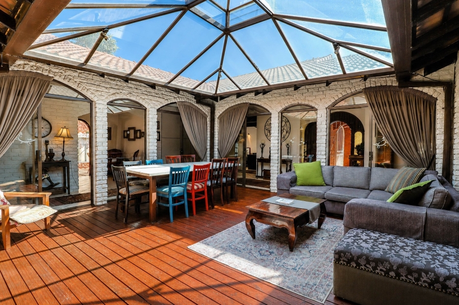 5 Bedroom Property for Sale in Eldoraigne Gauteng