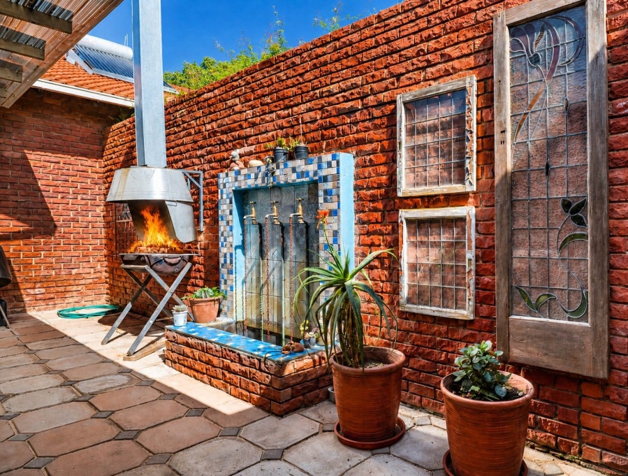5 Bedroom Property for Sale in Eldoraigne Gauteng
