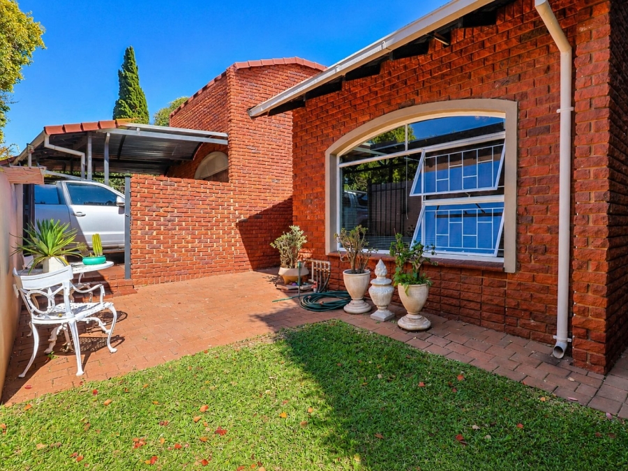 5 Bedroom Property for Sale in Eldoraigne Gauteng