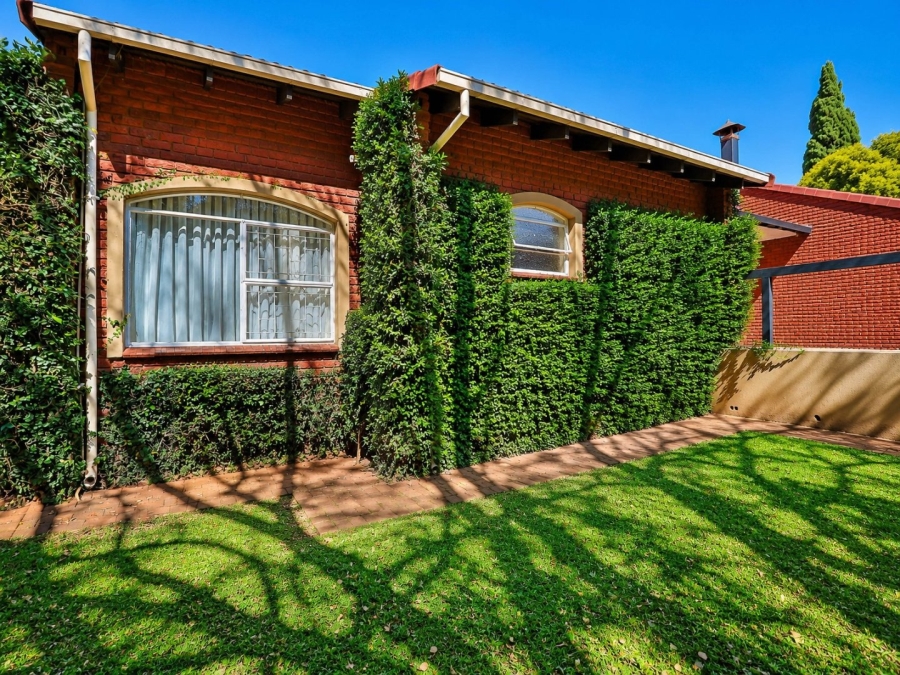 5 Bedroom Property for Sale in Eldoraigne Gauteng