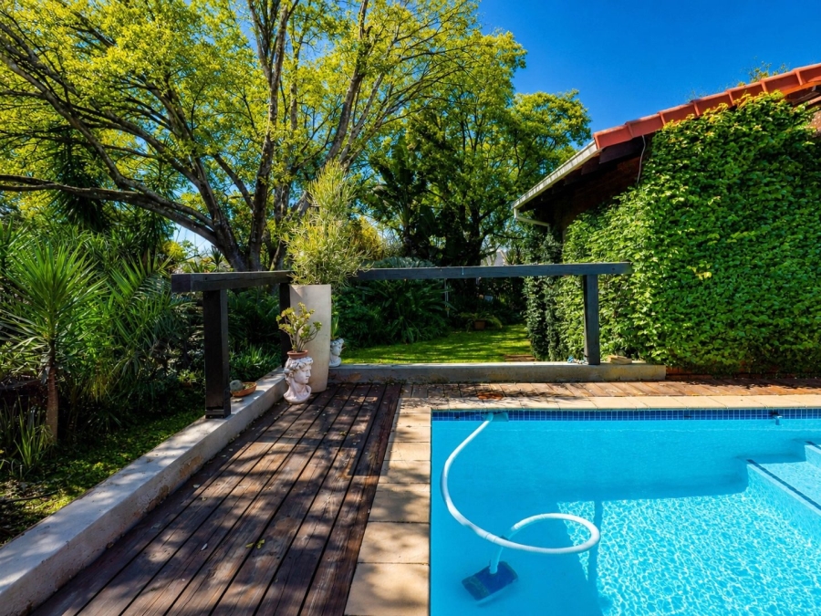 5 Bedroom Property for Sale in Eldoraigne Gauteng