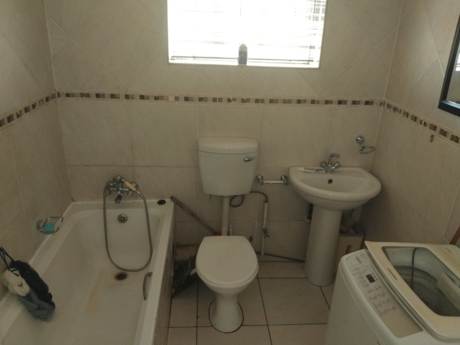 2 Bedroom Property for Sale in Symhurst Gauteng