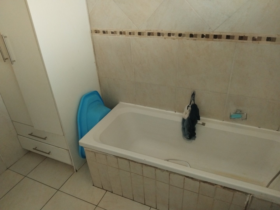 2 Bedroom Property for Sale in Symhurst Gauteng