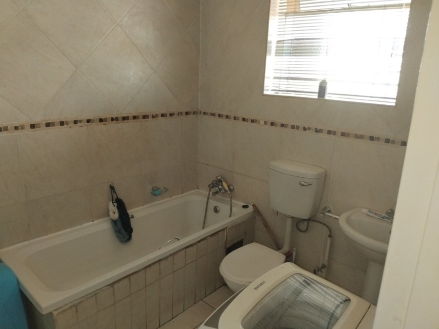 2 Bedroom Property for Sale in Symhurst Gauteng