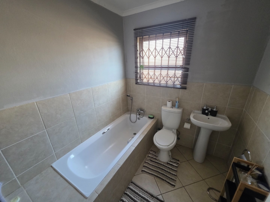 To Let 3 Bedroom Property for Rent in The Orchards Gauteng