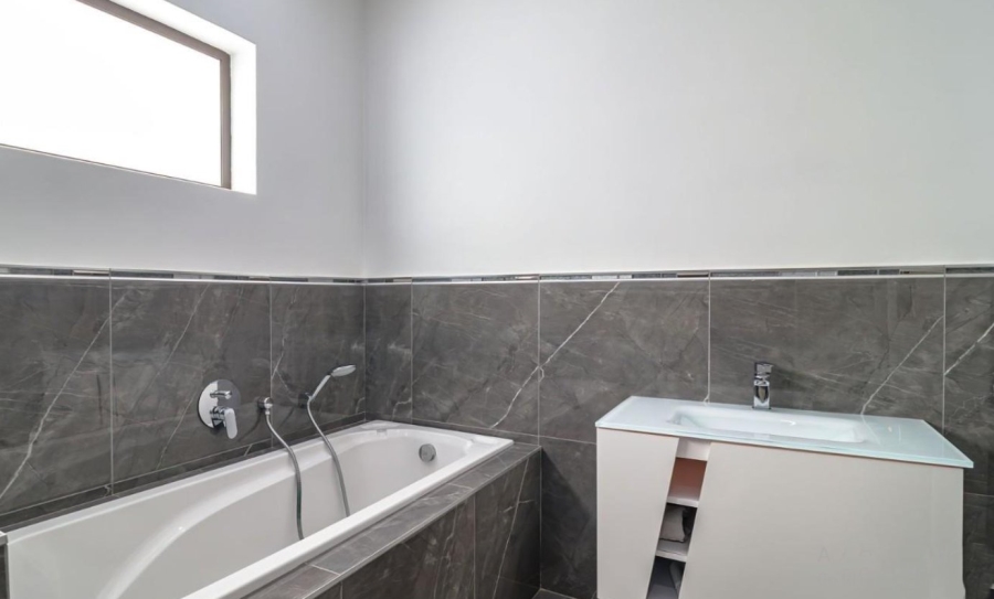 5 Bedroom Property for Sale in Sunnyridge Gauteng
