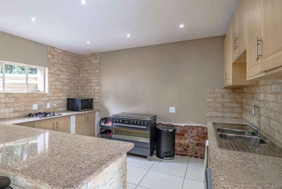 5 Bedroom Property for Sale in Sunnyridge Gauteng