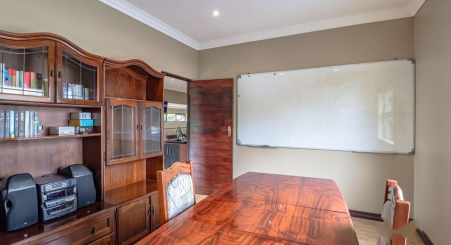 5 Bedroom Property for Sale in Sunnyridge Gauteng