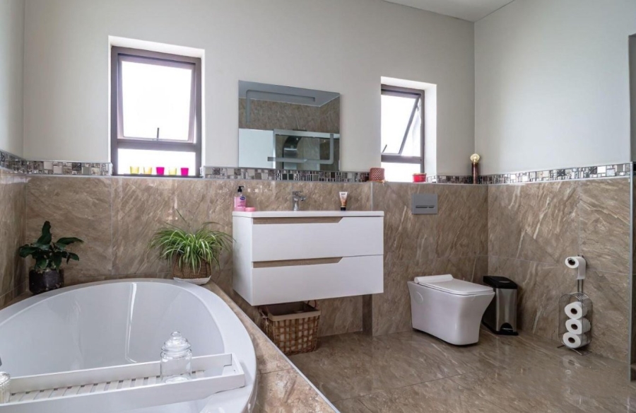 5 Bedroom Property for Sale in Sunnyridge Gauteng