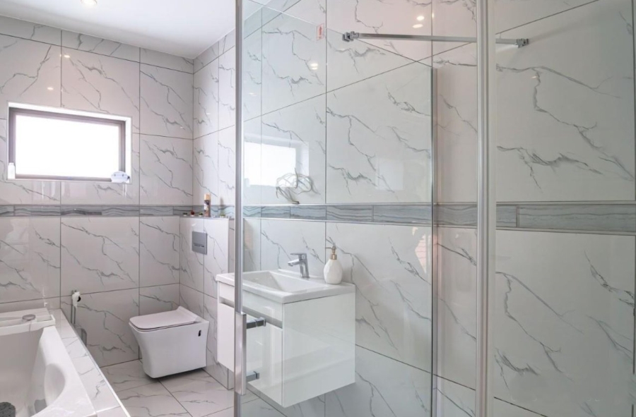 5 Bedroom Property for Sale in Sunnyridge Gauteng