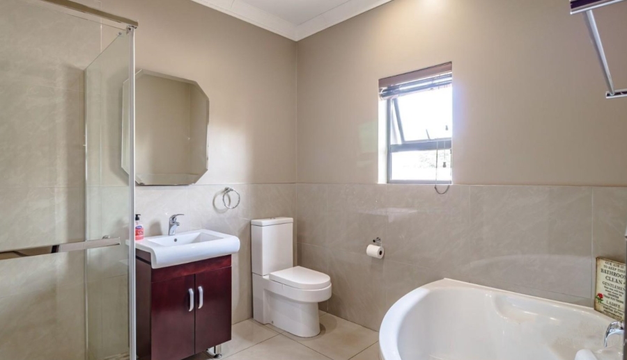 5 Bedroom Property for Sale in Sunnyridge Gauteng